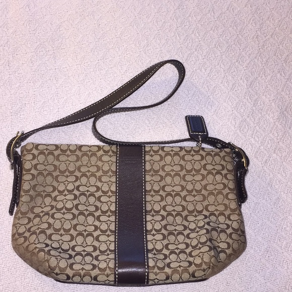 Coach (E3K-4771) Brown Cotten Blend Baguette - Picture 1 of 3